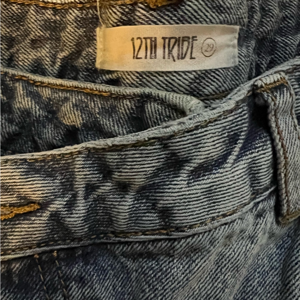 Jeans - Picture 2 of 4